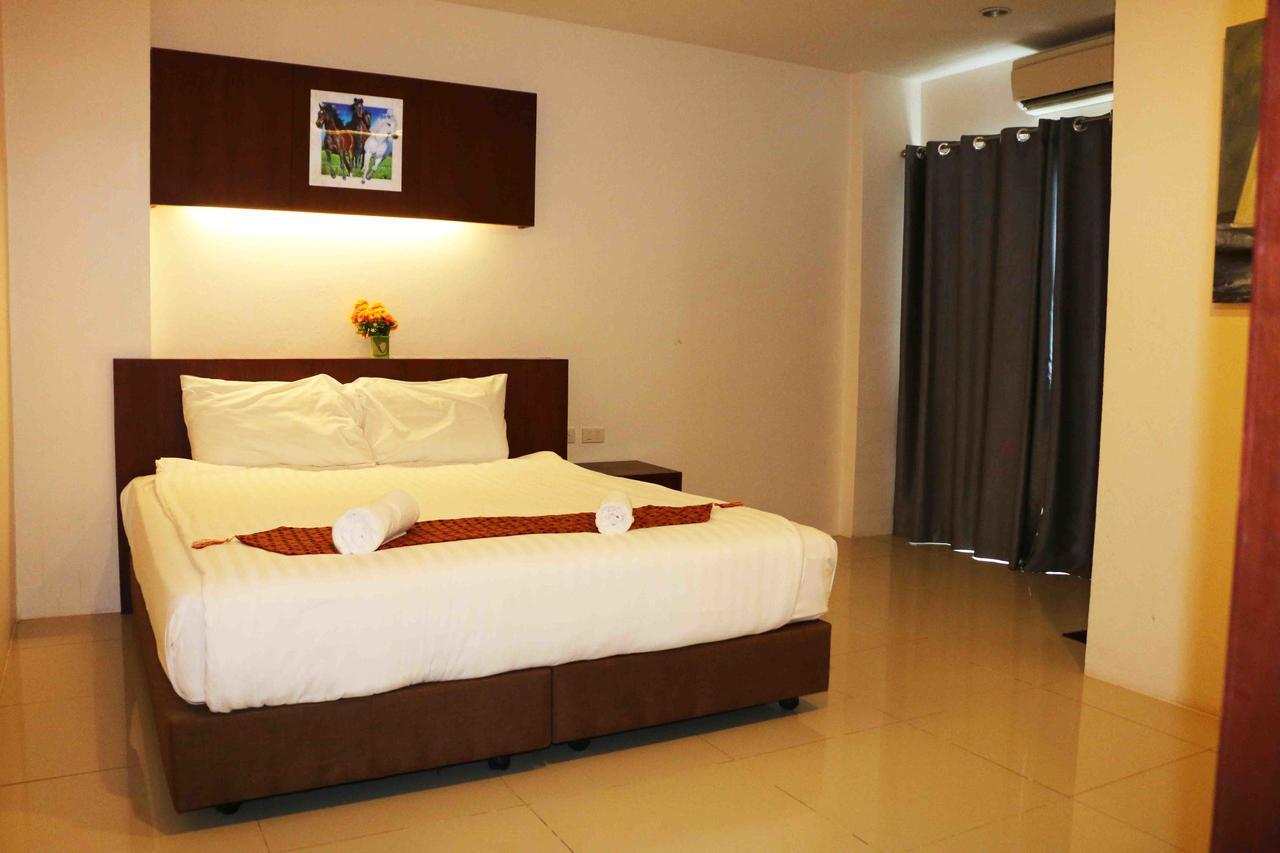 7 Sky Residency Hotel Patong Exterior foto